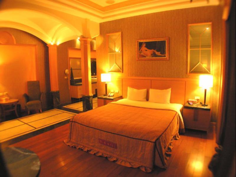 Changsing Business Motel Tainan Exterior photo