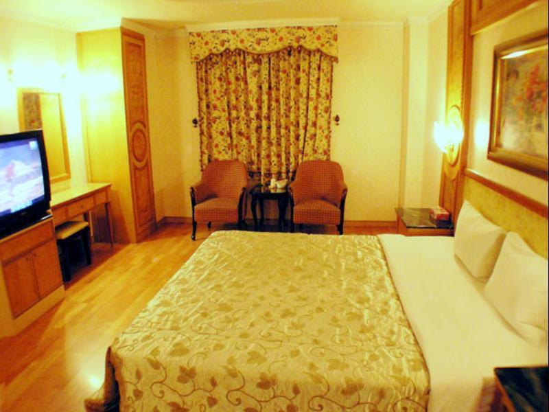 Changsing Business Motel Tainan Exterior photo