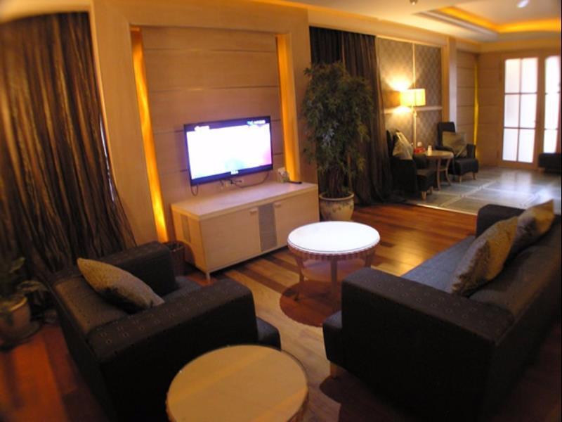 Changsing Business Motel Tainan Exterior photo