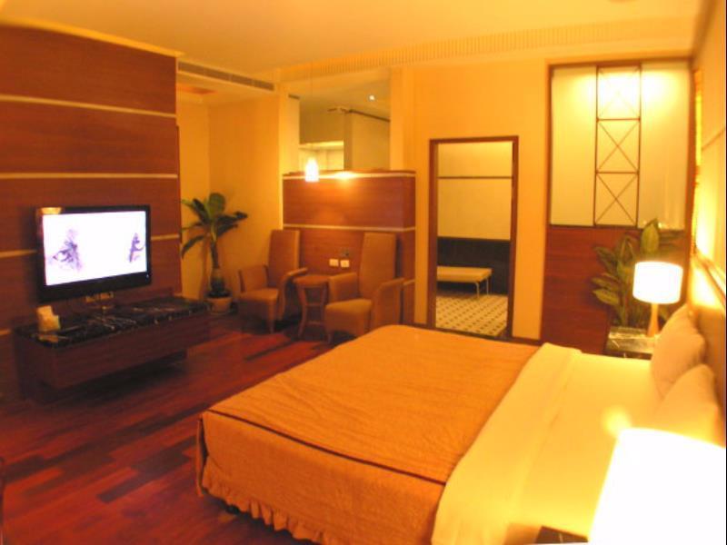 Changsing Business Motel Tainan Exterior photo