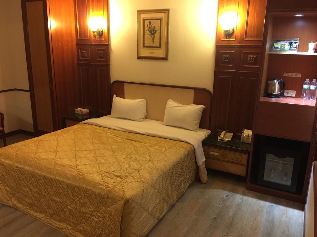 Changsing Business Motel Tainan Exterior photo