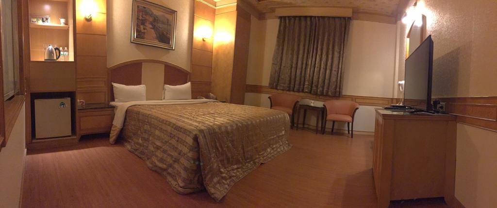 Changsing Business Motel Tainan Exterior photo